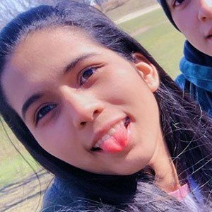 Sheina Mandalas, 26 (Instagram Star)