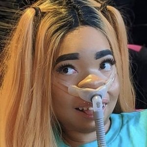shelbykinsxo, 28 (TikTok Star)