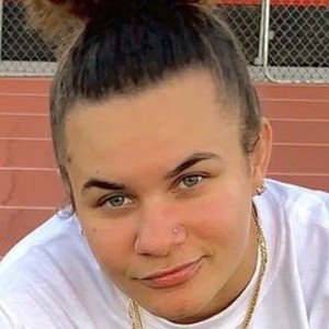 Shelovesanasty, 25 (Instagram Star)