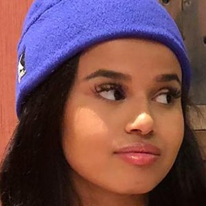 Shoshana, 29 (YouTube明星)