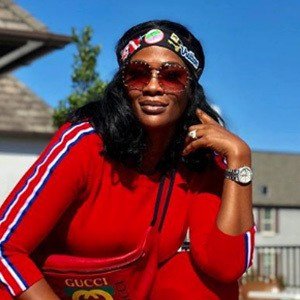 Shun Love, 49 (Estrella de Telerrealidad)