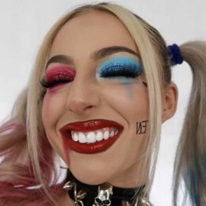 Siananscrivner, 28 (TikTok Star)