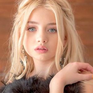 Sicily Rose, 19 (Model)