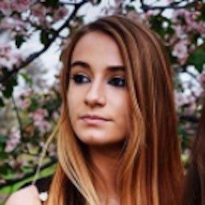 Sidney Powell, 24 (Folk Singer)