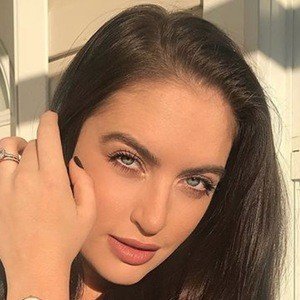 Siera Bearchell, 32 (Model)