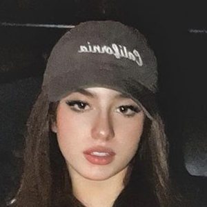 Sierra Cabot (TikTok Star) - Age, Birthday, Bio, Facts, Family, Net ...