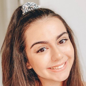 Sierra Jean, 24 (Ca sĩ nhạc Pop)