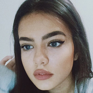 Sighfani, 25 (Instagram Star)
