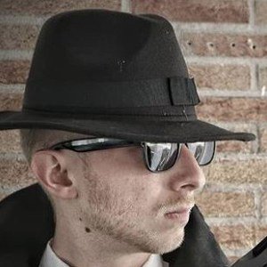 Silo, 33 (YouTube Star)