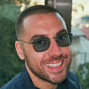 Silvano Albanese, 42 (流行歌手)