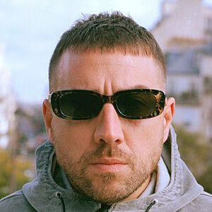 Silvano Albanese, 42 (流行歌手)