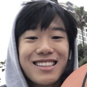 Simon Chang, 22 (Estrella de TikTok)