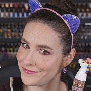Simply Nailogical, 37 (YouTube-ster)