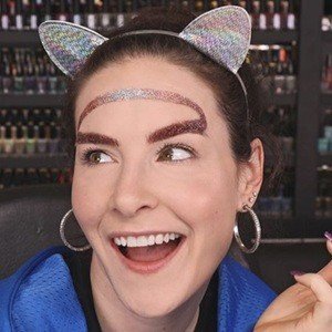 Simply Nailogical, 37 (YouTube明星)