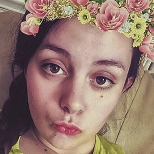 Simply Sarah, 25 (YouTube明星)