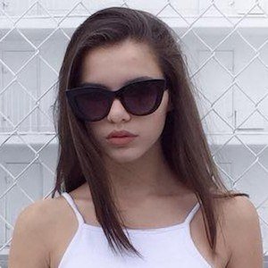 SimplyAlisa, 23 (YouTube Star)
