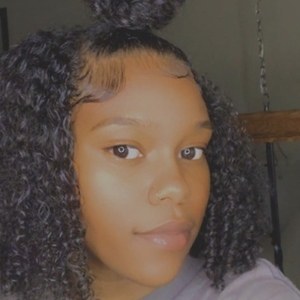 Simplysimora, 27 (TikTok Star)