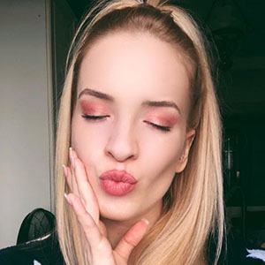 Sinem Akyol, 32 (Instagram Star)