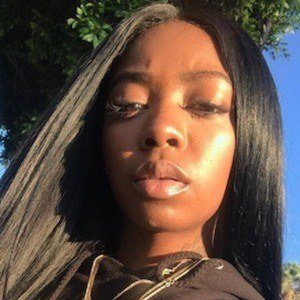 Siobhan Bell, 35 (唱片骑师)