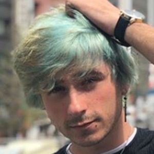 Sisiuve, 29 (YouTube Star)