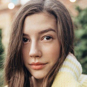 Sissy Sheridan, 21 (TV Actress)