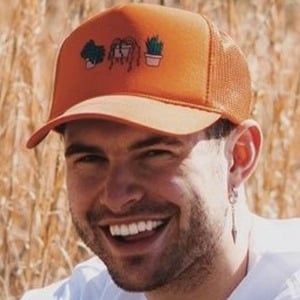 Smalltownhollywood, 26 (TikTok Star)