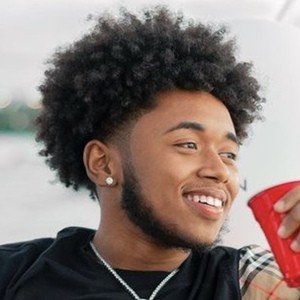 Smooth Gio, 24 (Star di YouTube)