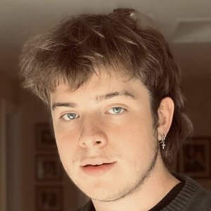 Snacswell, 24 (TikTok Star)