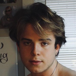 Snacswell, 24 (Estrella de TikTok)