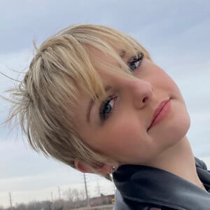 Solène Mazingue, 22 (花样滑冰运动员)