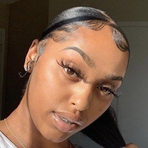 Somuchnanii, 22 (Instagram Star)