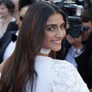 Sonam Kapoor image 4