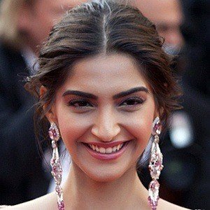 Sonam Kapoor image 5