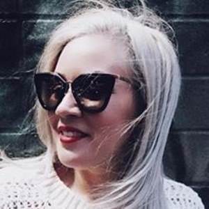 Soni WithanEye, 48 (Cantor Pop)