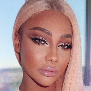 Sonjdra Deluxe, 36 (Star di YouTube)