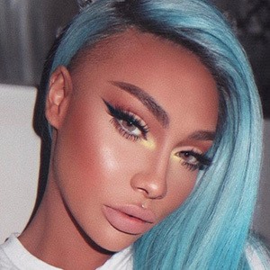 Sonjdra Deluxe, 36 (YouTube Star)