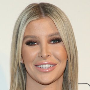 Sophia Hutchins (1996 - 2025) (Instagram Star)