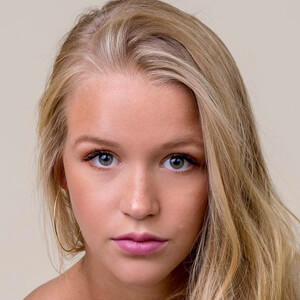 Sophie Pittman, 24 (Bailarín)