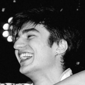 Spencer Arjang, 24 (Гитарист)