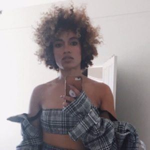 Starley, 38 (流行歌手)