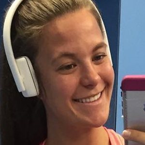 Stef PassionForFitt, 32 (Blogger)