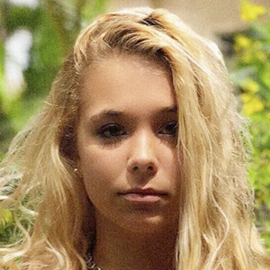 Stefania Markel, 21 (TikTok Star)