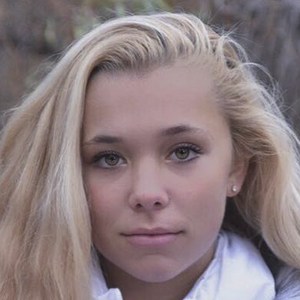 Stefania Markel, 21 (TikTok明星)