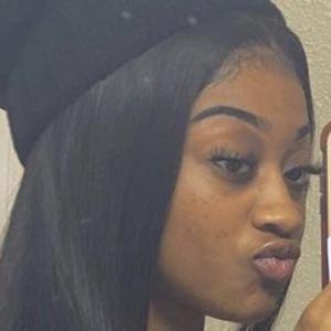 Stella Filsaime, 21 (TikTok明星)