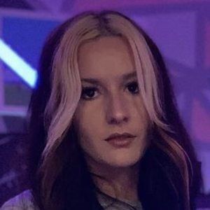 Stephanie Cavinder, 33 (TikTok Star)