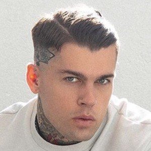 Stephen James Hendry, 34 (Modella)