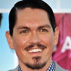Steve Howey, 46 (Ator de TV)