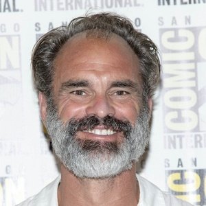 Steven Ogg, 51 (Attore di voce)