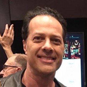Stuart Linder image 6
