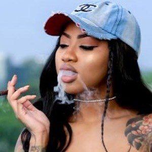 Su Yung, 32 (Instagram Star)